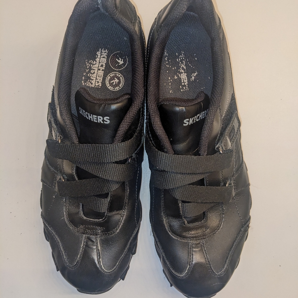Black Sketchers sneaker/shoes great for work size 9